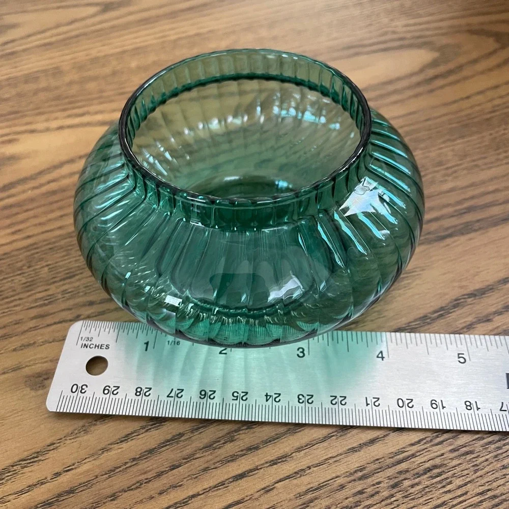 Green Ribbed Glass Vase Floral Centerpiece‎ Home Decor Accent Piece